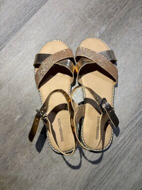 Tucker + Tate Gold Glitter Girls Sandals